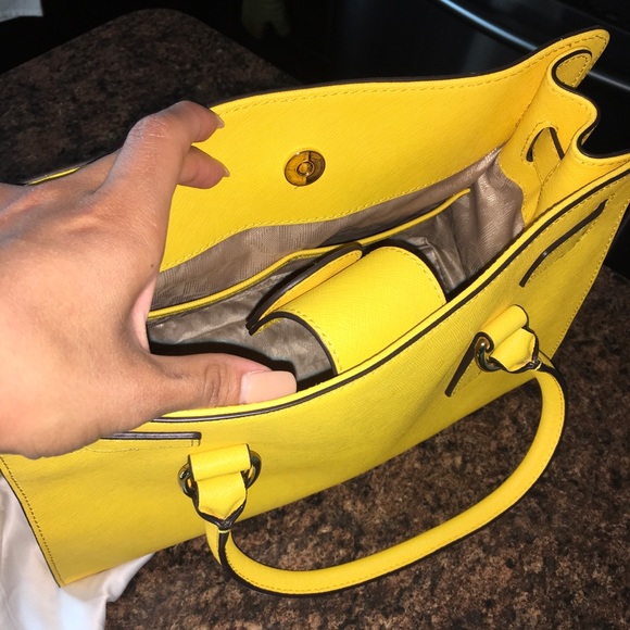 ✨💛Michael Kors purse & wallet💛✨ - Picture 10 of 12